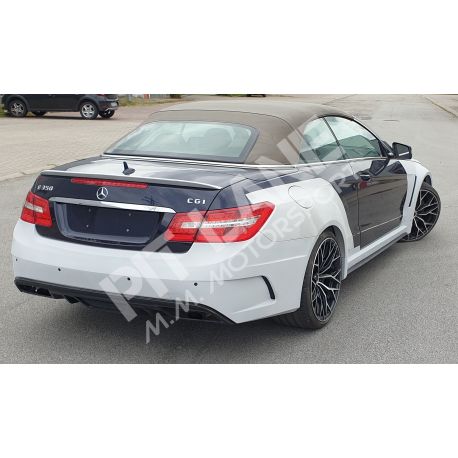 Mercedes Classe E Cabrio Pre-facelft A207 (Wide Body STOSSSTANGE HINTEN aus fiberglass